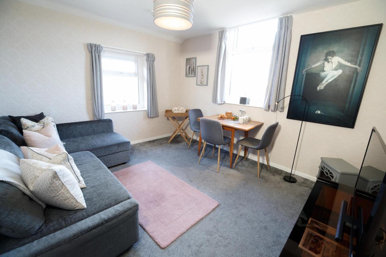 Apartment Mode - The Old School House