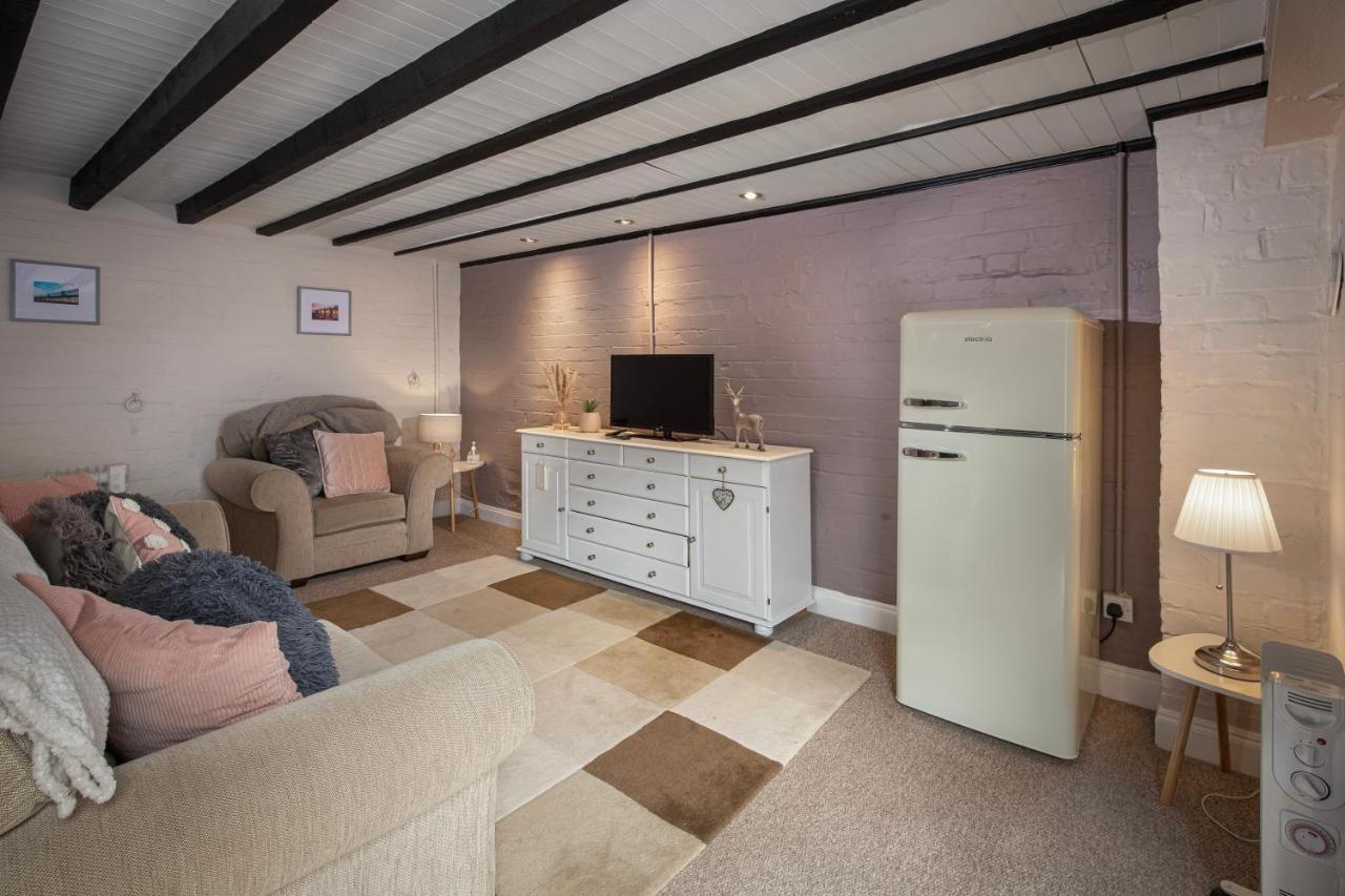 Cosy In - Close To *