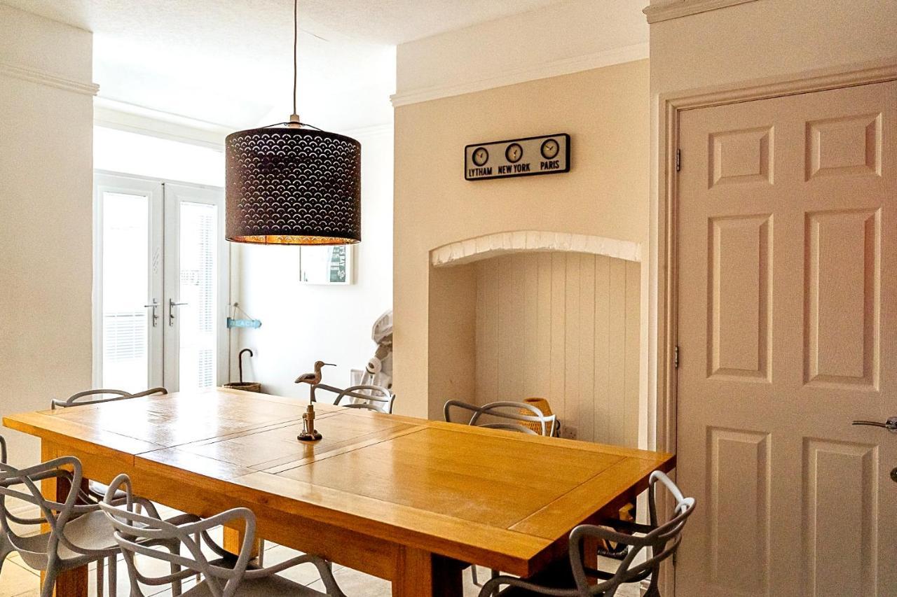 Sunny Seaside House Lytham Centre Sleeps 8 Holiday home