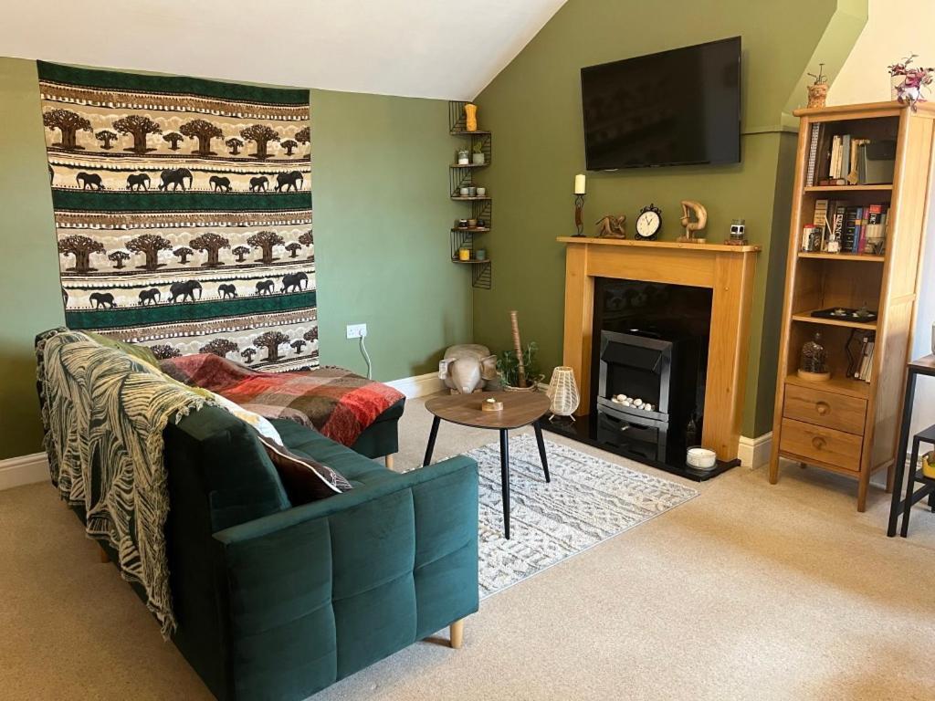 Cosy & Calm Escape By The Sea *