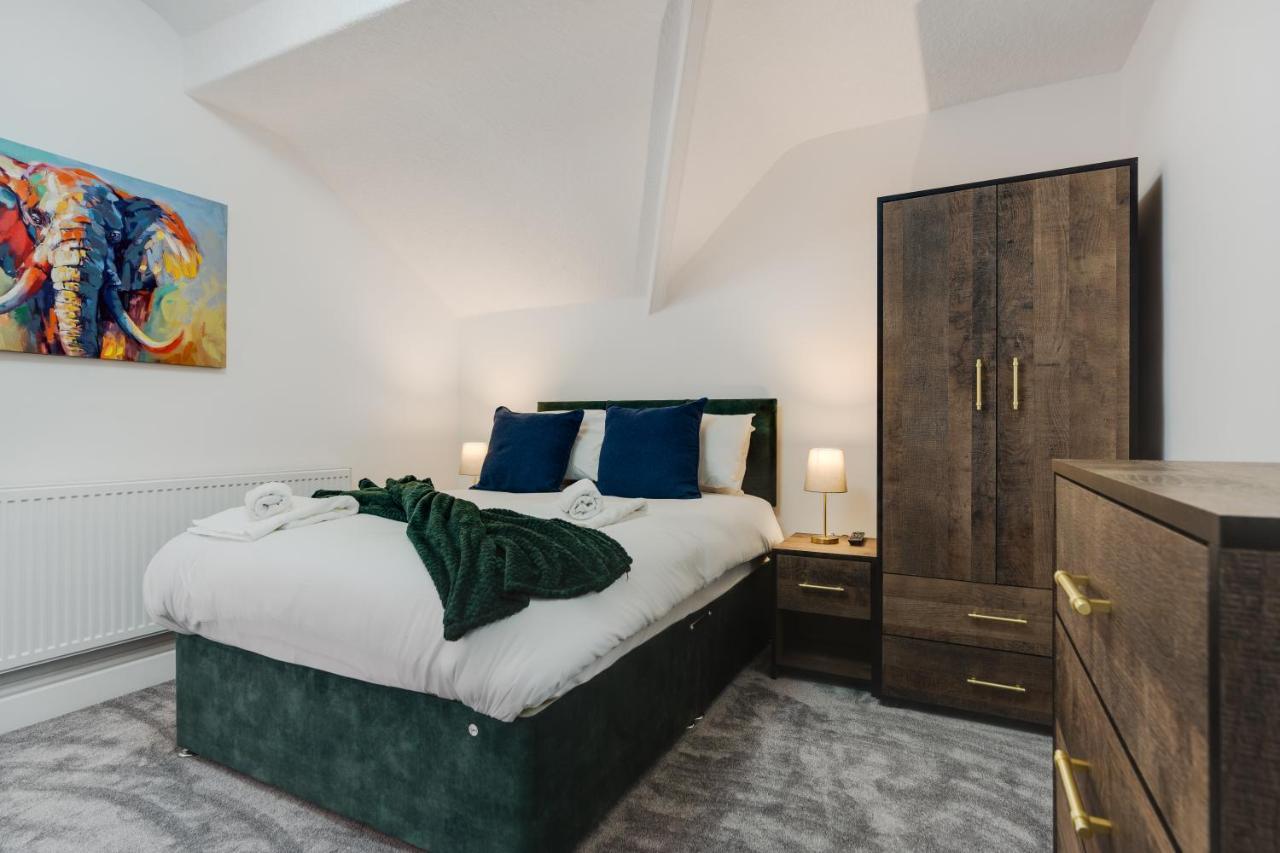 Apartment St David's - Stylish 2 Bed Apartment, Free Parking, Close To
