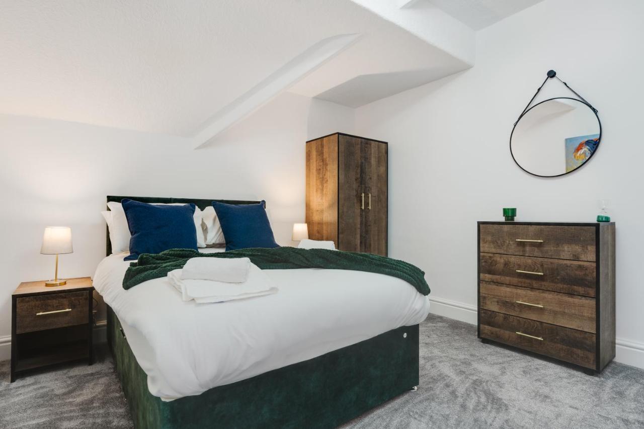 St David's - Stylish 2 Bed Apartment, Free Parking, Close To Apartment Lytham St Annes