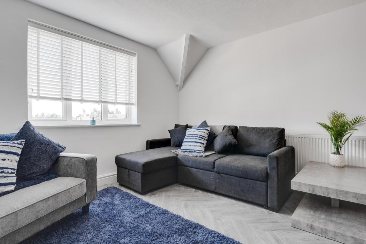 Apartment St David's - Stylish 2 Bed Apartment, Free Parking, Close To