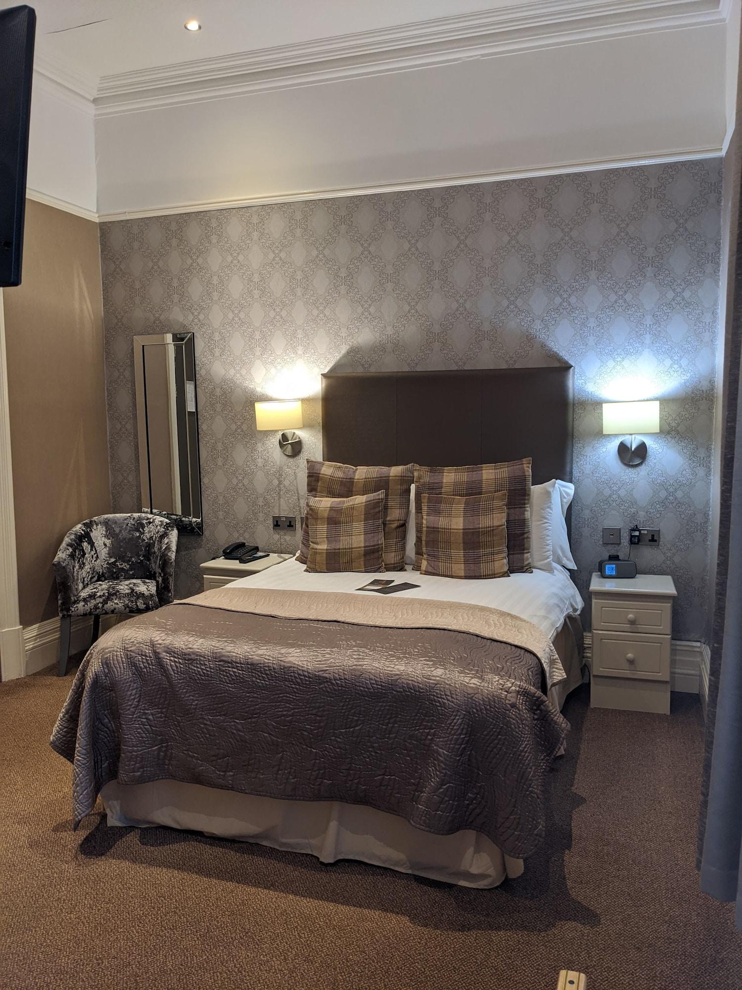 Glendower Hotel, Bw Signature Collection Hotel 3*