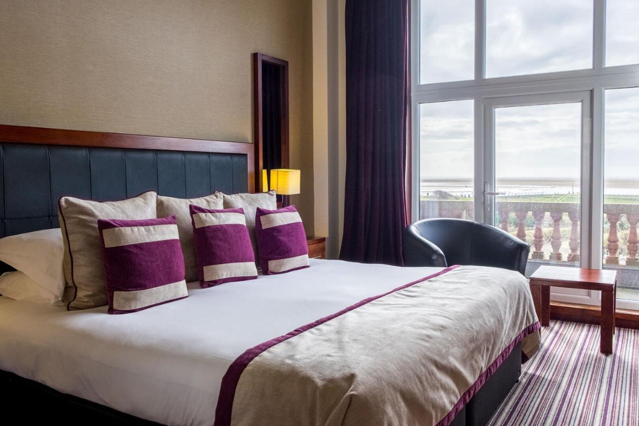 Hotel The Grand
