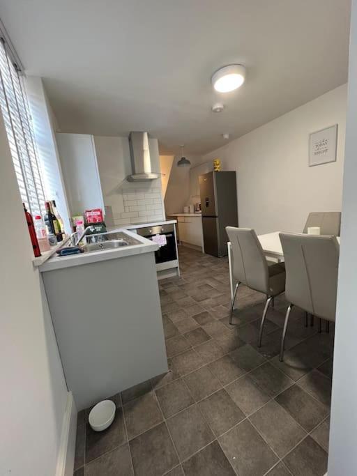 New Flat In - Sleeps 4 *