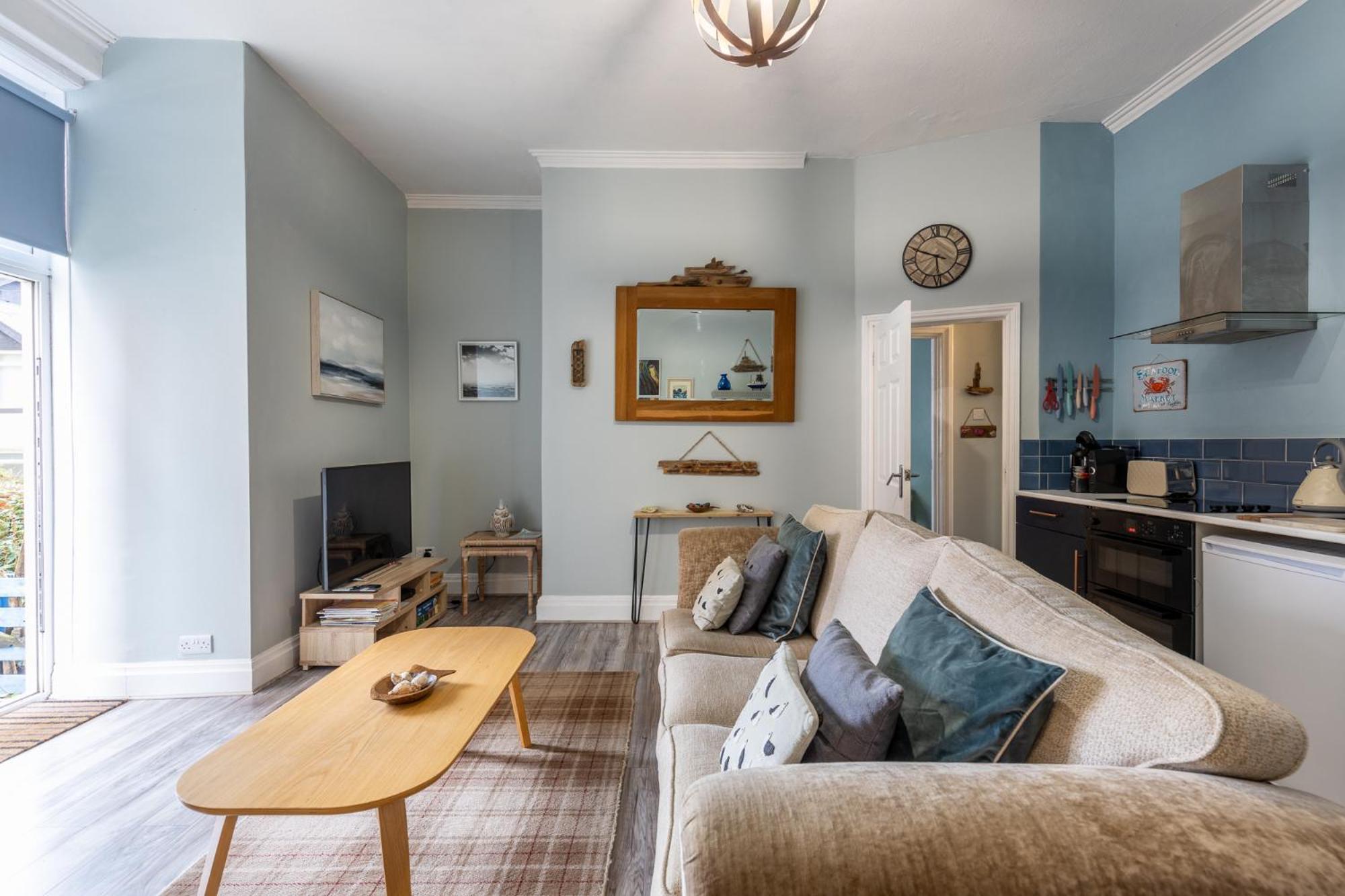 Snug Apartment *