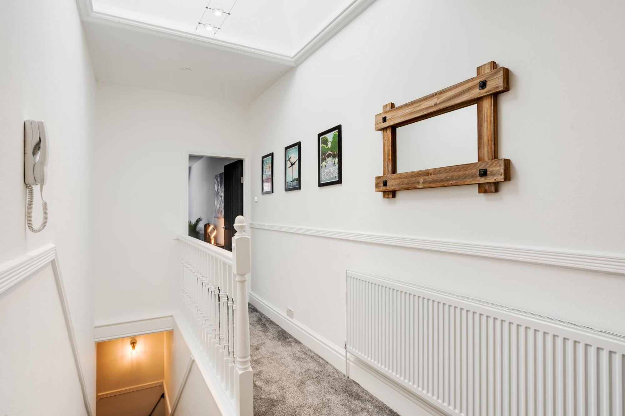 St David's - Stylish 2 Bed Apartment, Free Parking, Close To Apartment Lytham St Annes