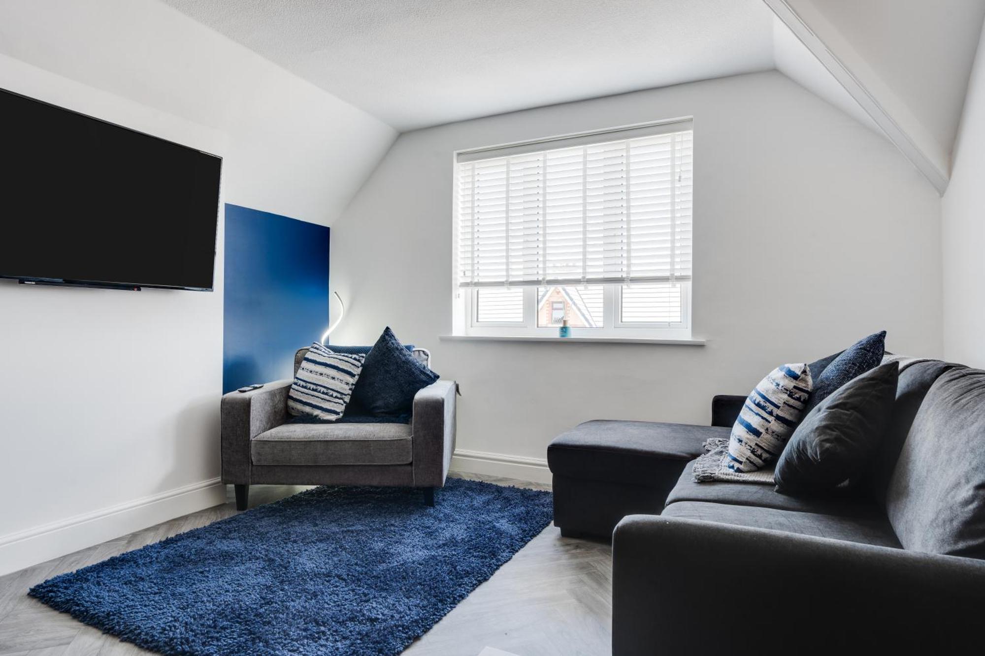 Apartment St David's - Stylish 2 Bed Apartment, Free Parking, Close To *