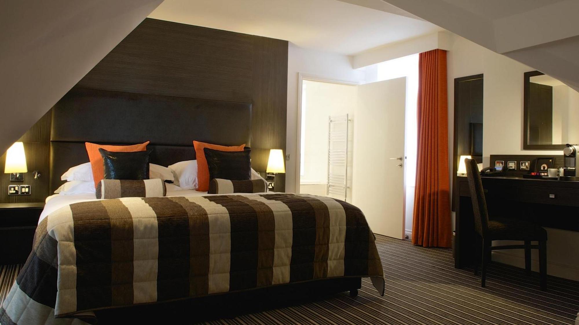 Hotel The Grand