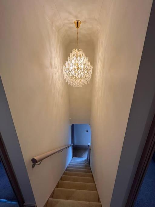Cosy Hideaway In Leafy Lytham Holiday home *
