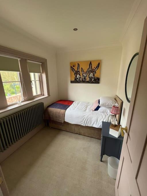 Cosy Hideaway In Leafy Lytham Holiday home *