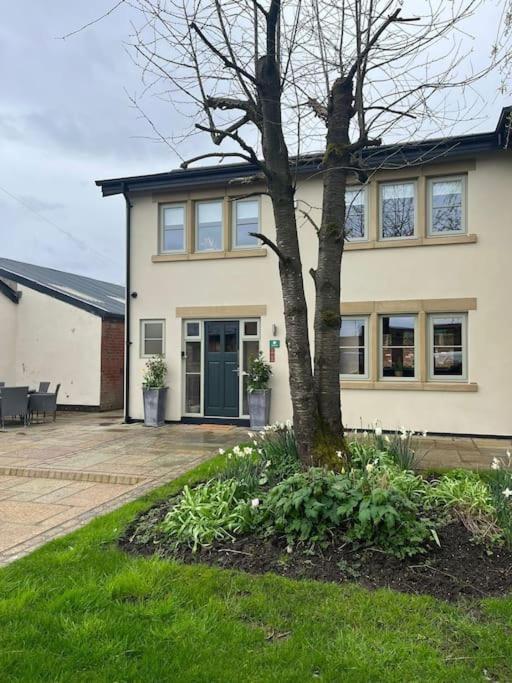 Cosy Hideaway In Leafy Lytham Holiday home Lytham St Annes