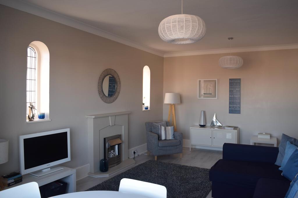 Queens Court Apartment
