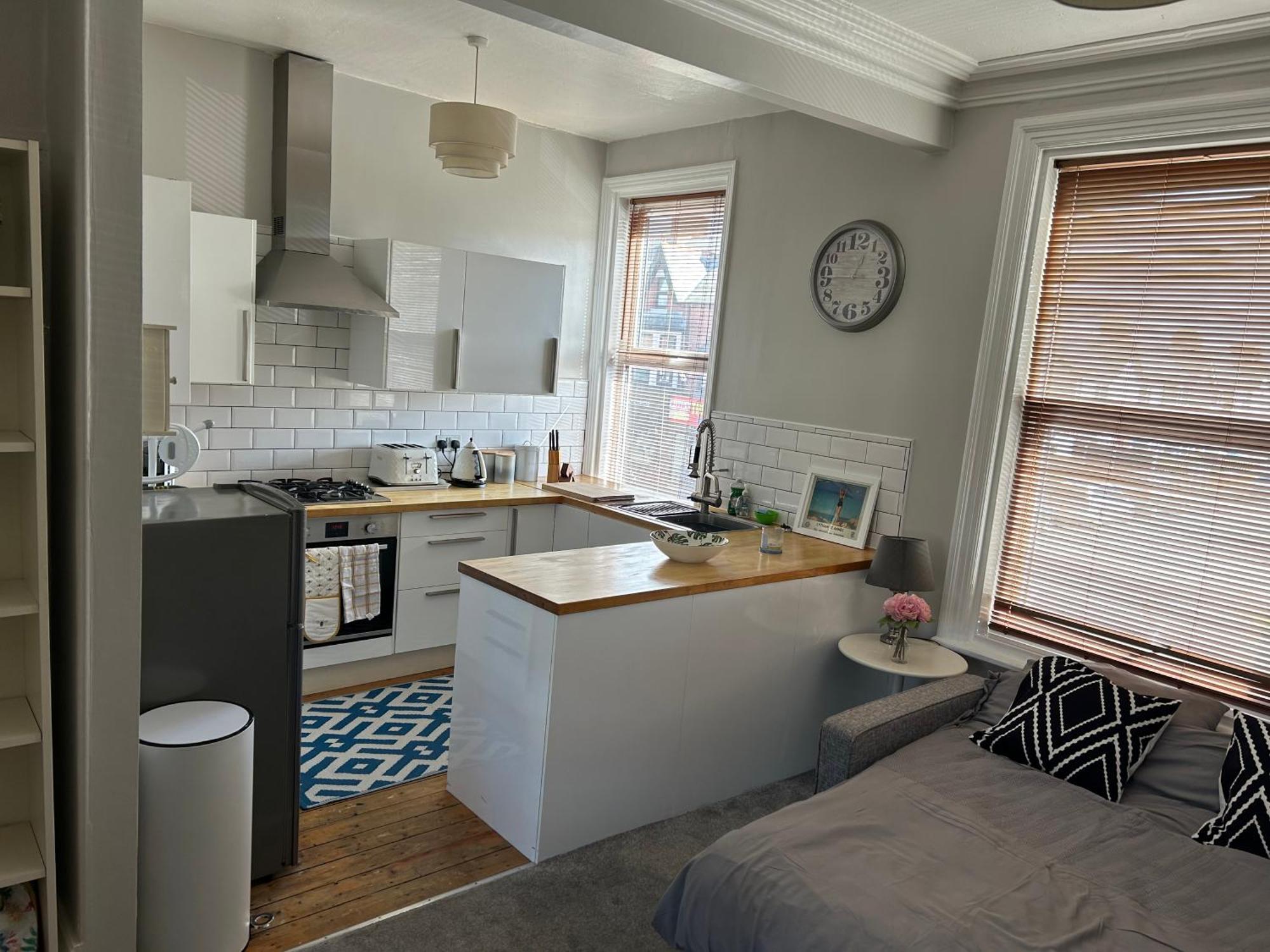 Apartment 1 Bedroom Spacious *