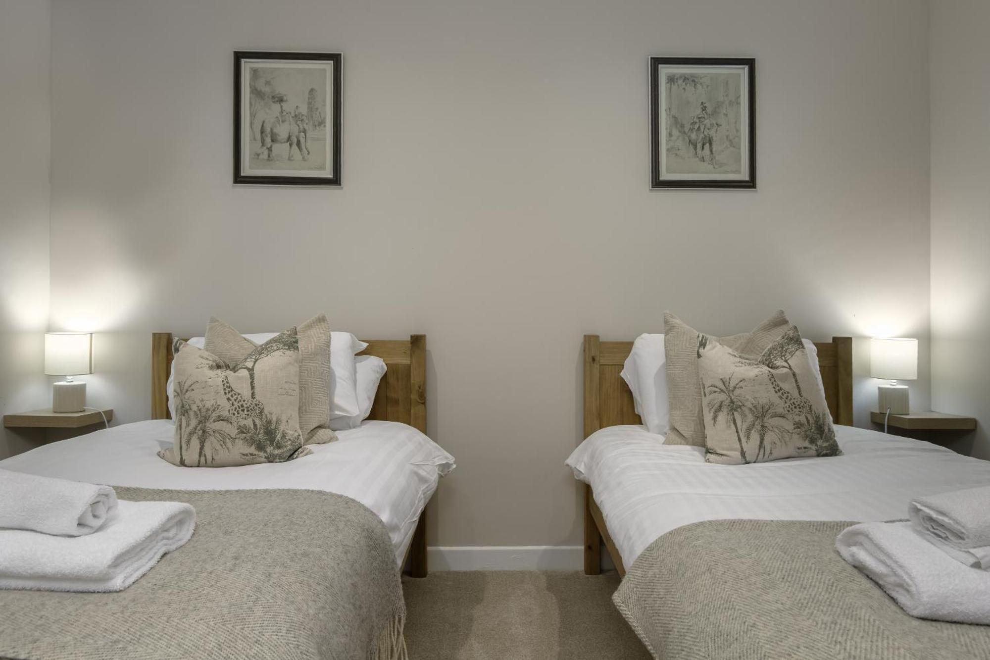 Apartment Mode - The Old School House *
