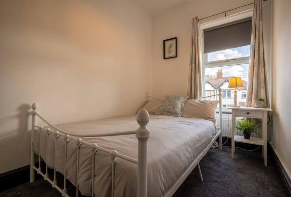 Holiday home Spacious Town House Lytham St Annes