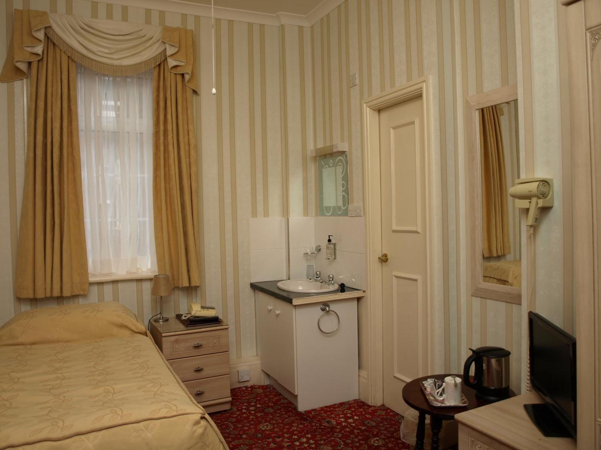 Clifton Park - Exclusive To Adults Lytham St Annes