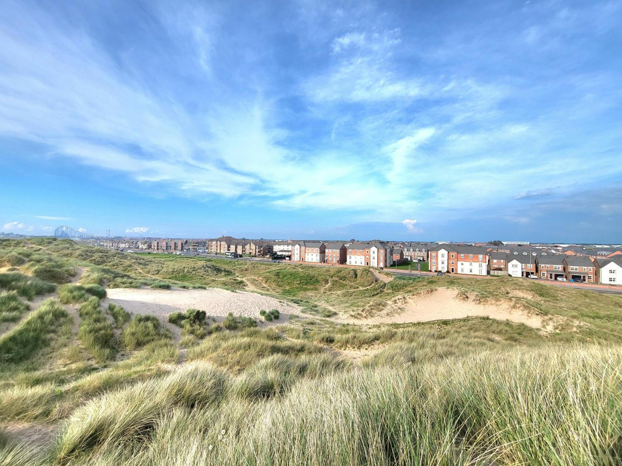Holiday home Seaside Themed With Garden And Driveway