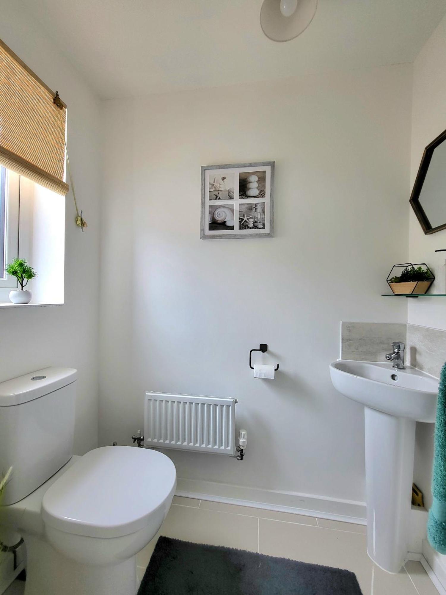 Seaside Themed With Garden And Driveway Holiday home *