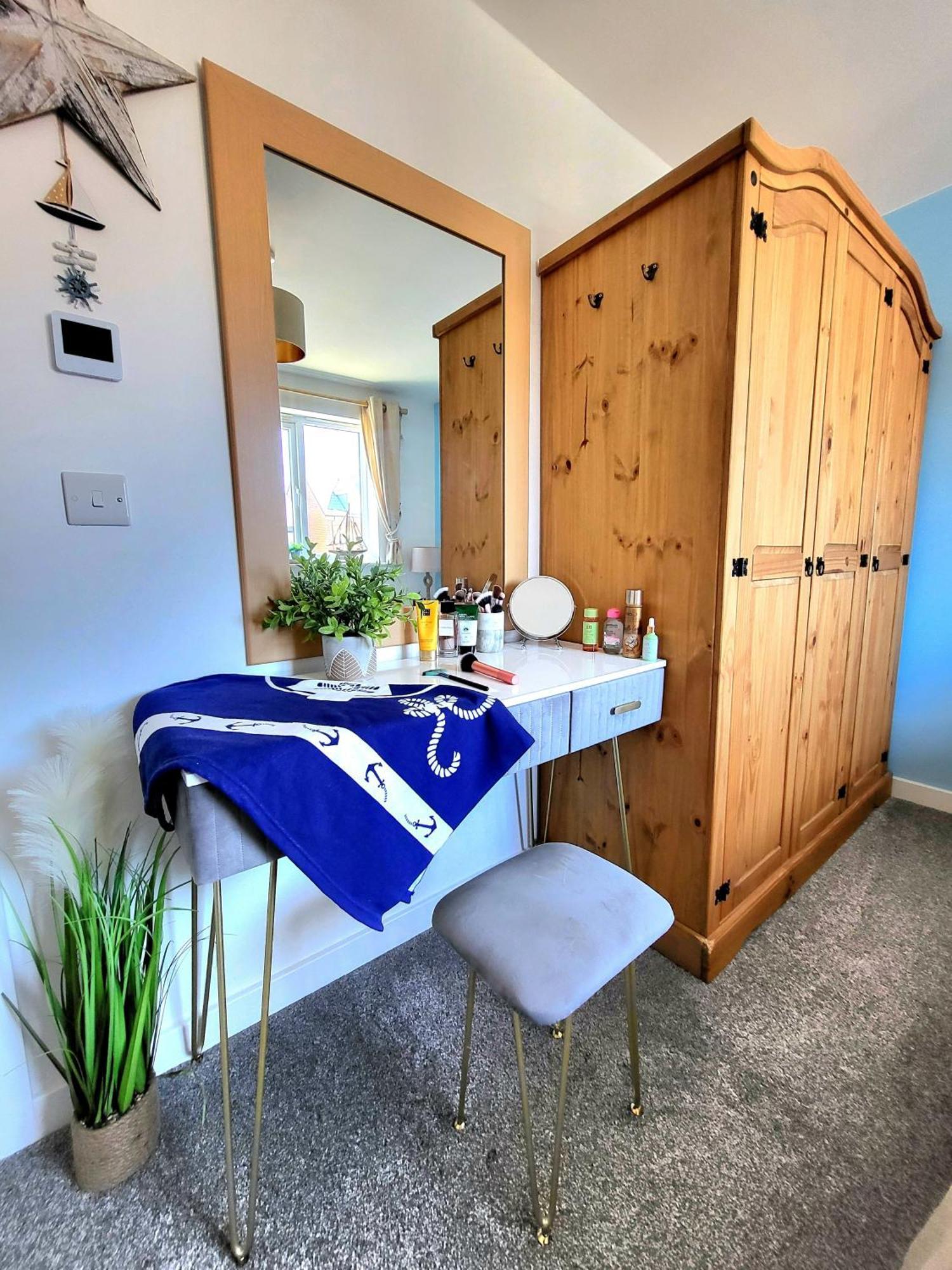 Holiday home Seaside Themed With Garden And Driveway
