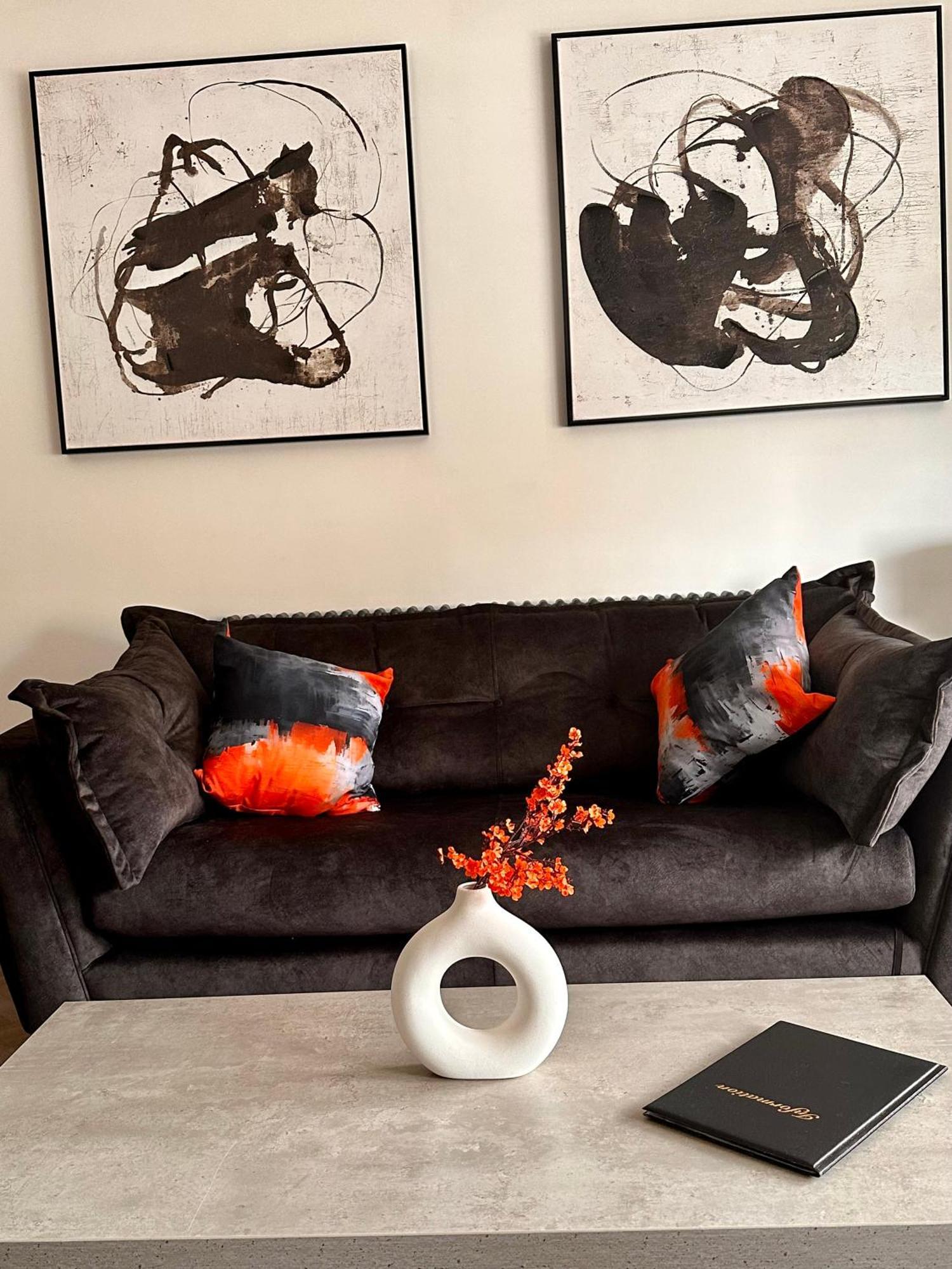 No1,luxury 1 Bed Apartment *