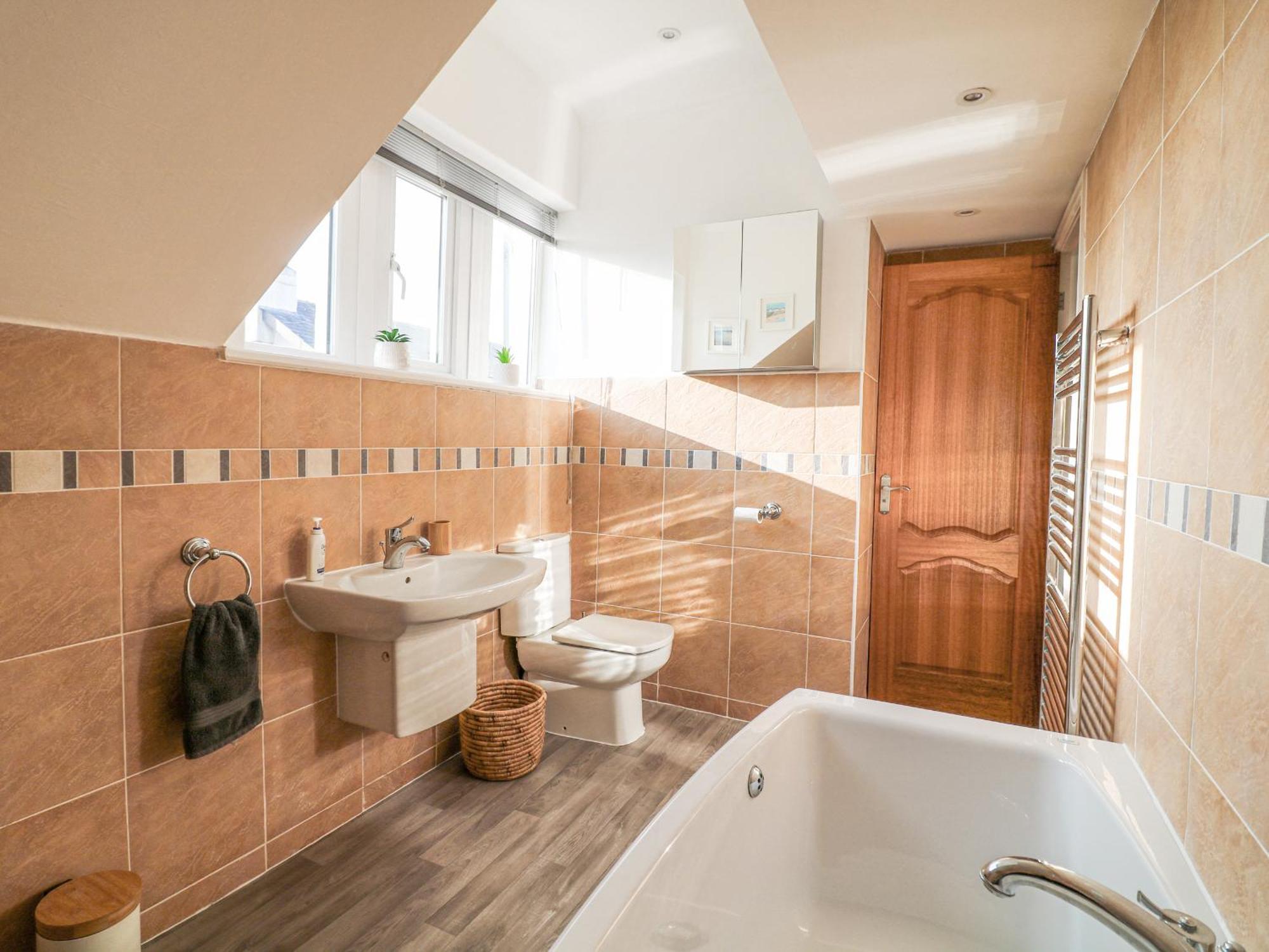 6d Clifton Drive Lytham St Annes