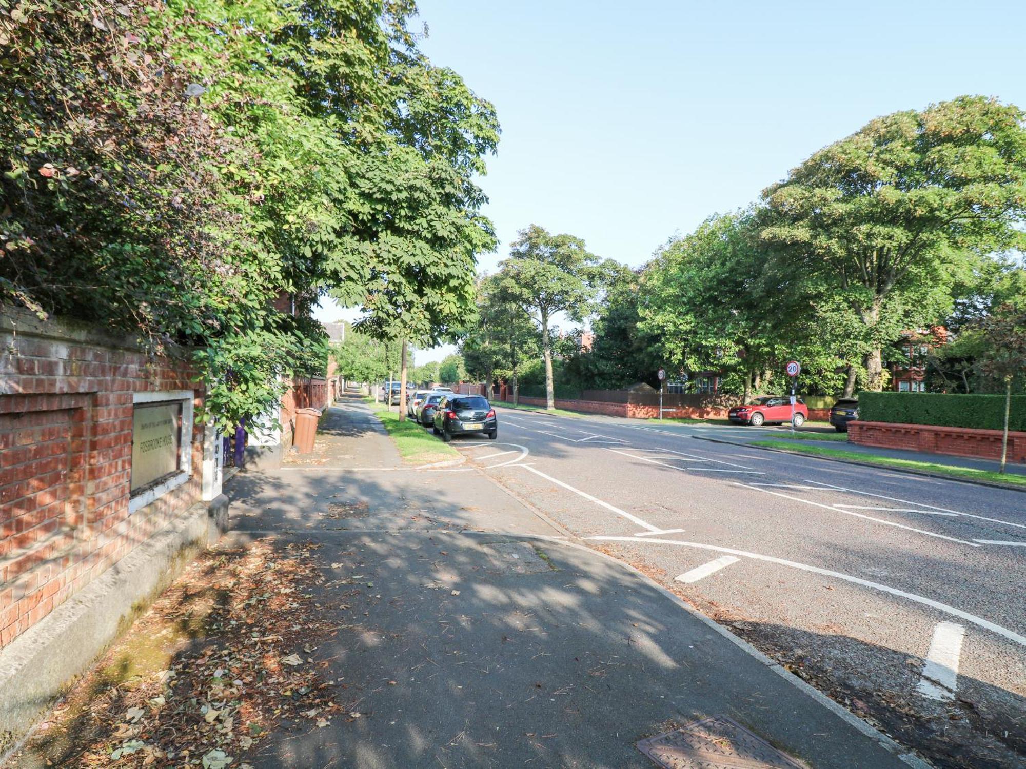 6d Clifton Drive Lytham St Annes
