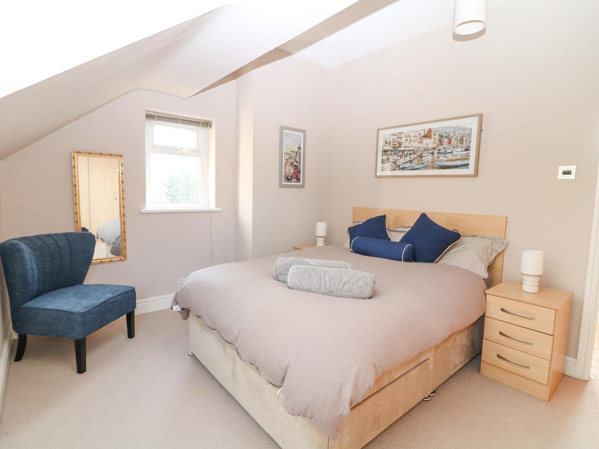 6d Clifton Drive * Lytham St Annes