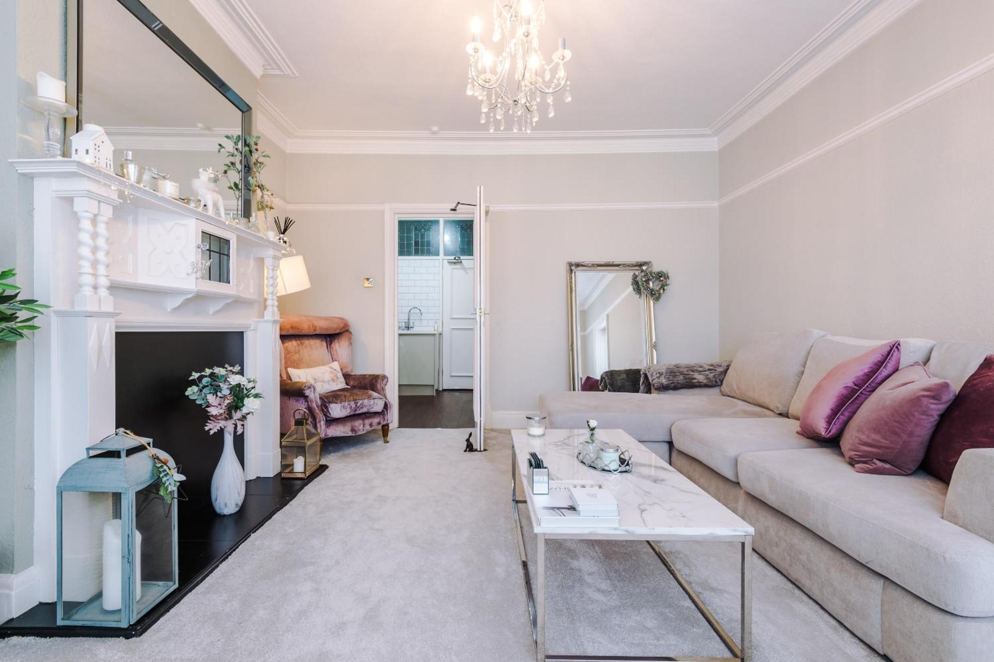 Stylish In Apartment *