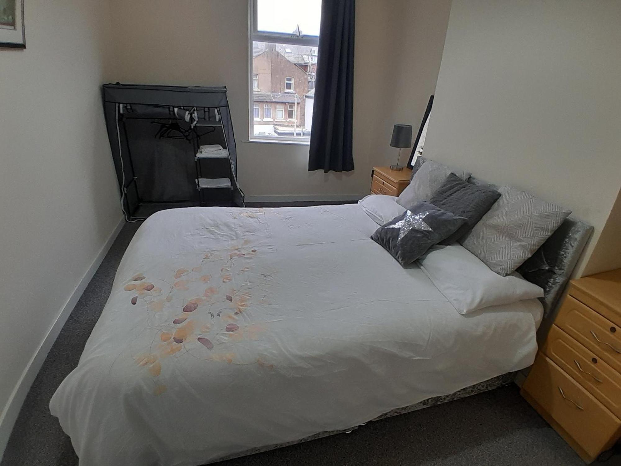 Apartment Blackpool - 2-bed - Sleeps 5 - Pet Friendly