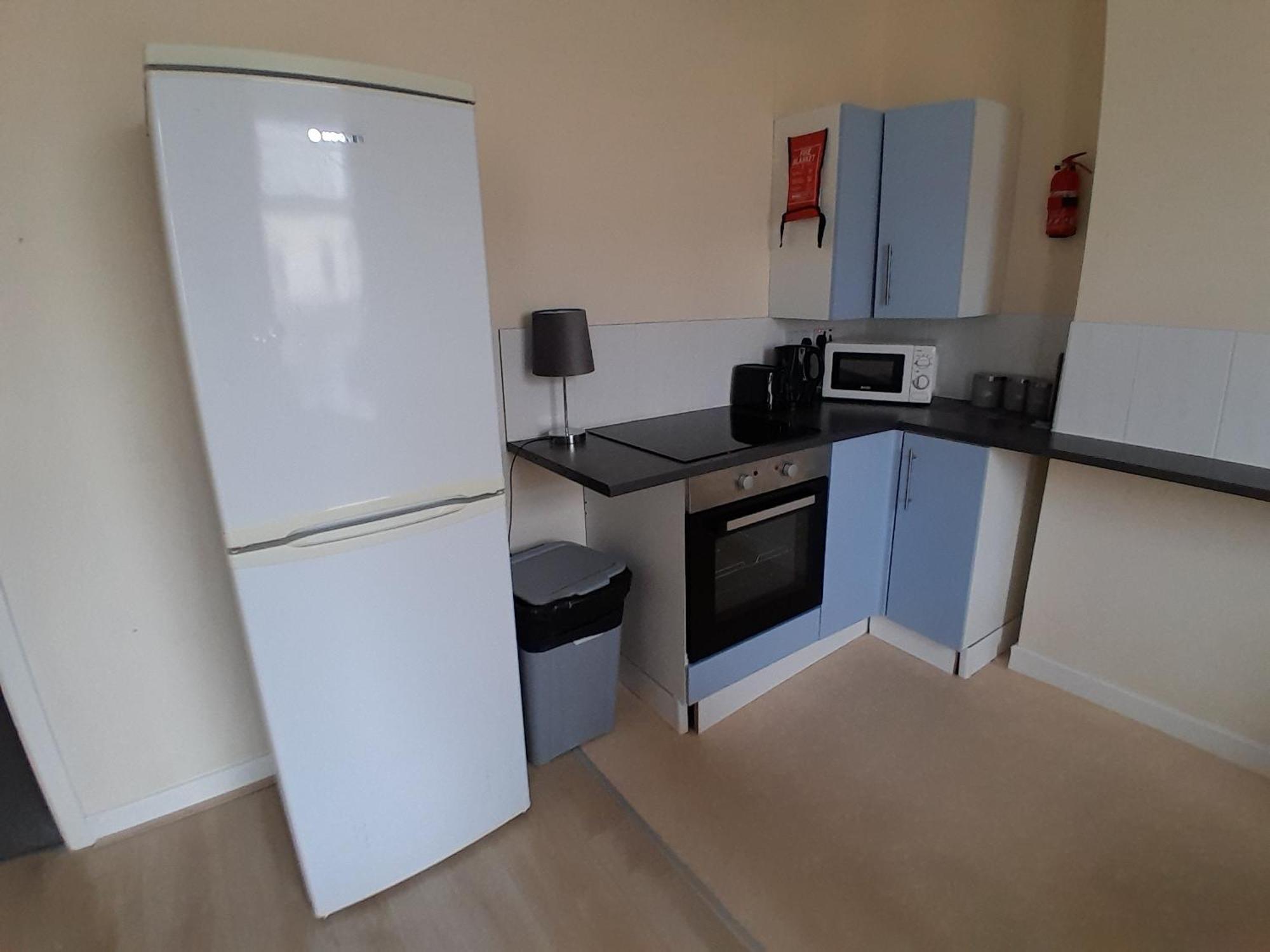 Blackpool - 2-bed - Sleeps 5 - Pet Friendly * Lytham St Annes