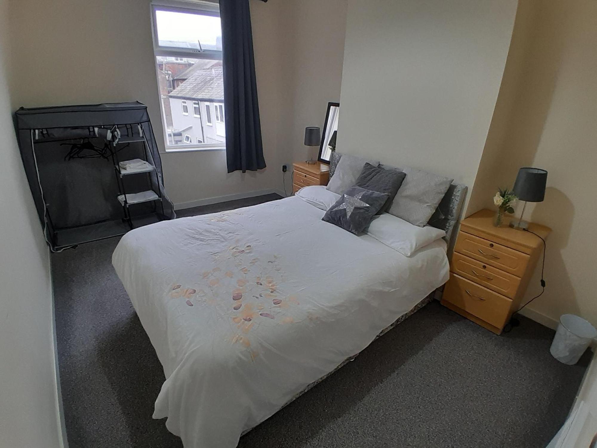 Apartment Blackpool - 2-bed - Sleeps 5 - Pet Friendly