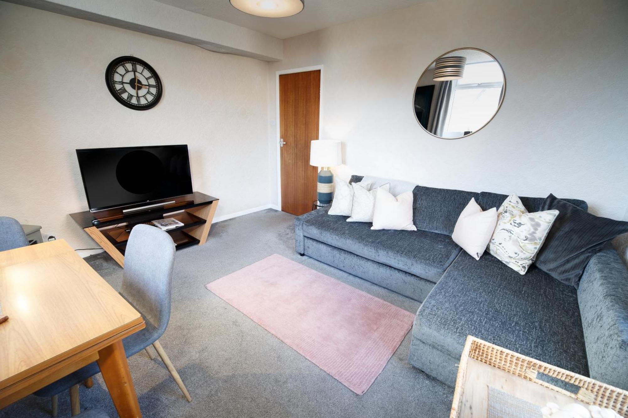 Mode - The Old School House Apartment *