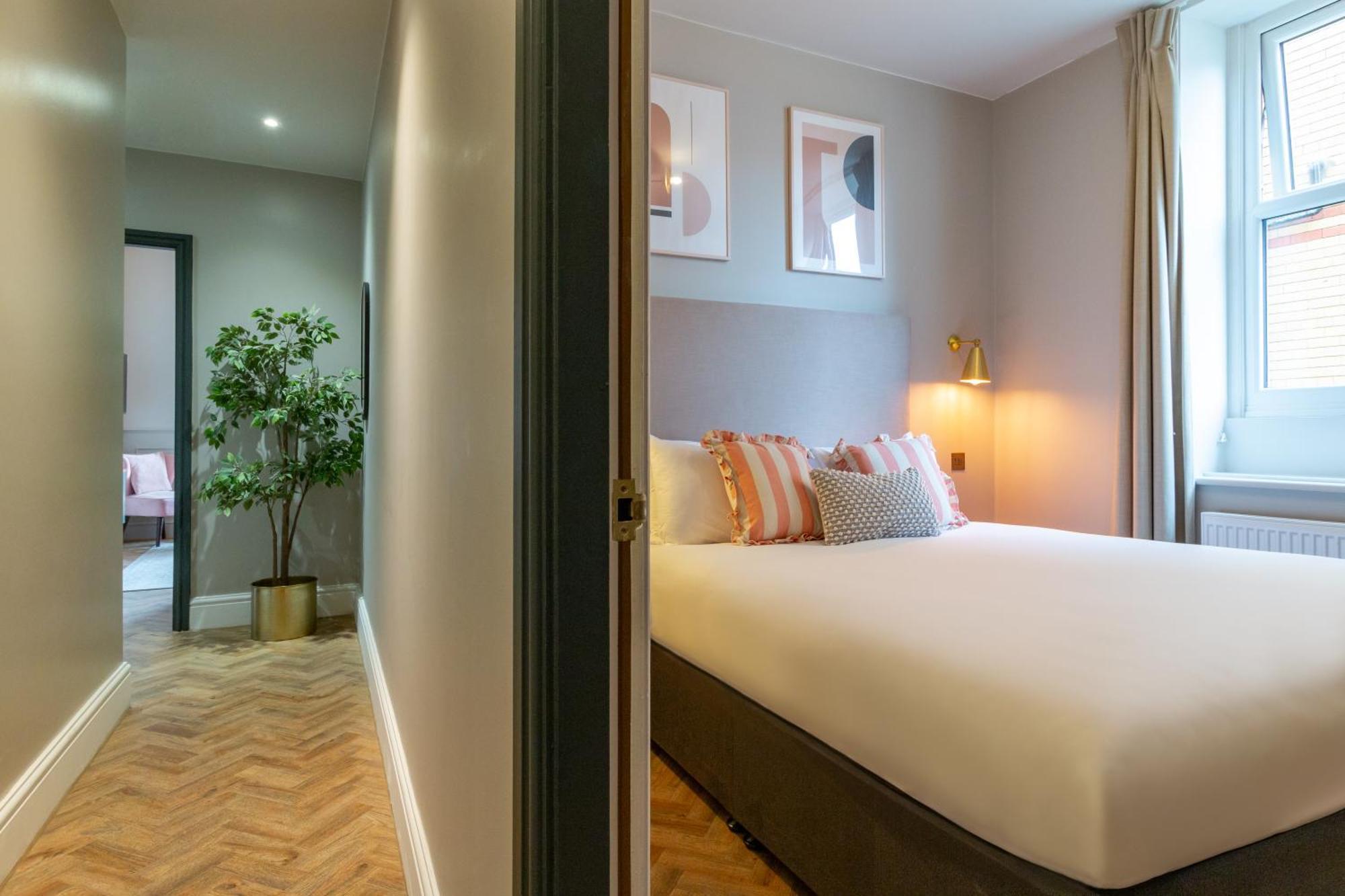 Hy Lytham St Anne's Aparthotel 5*
