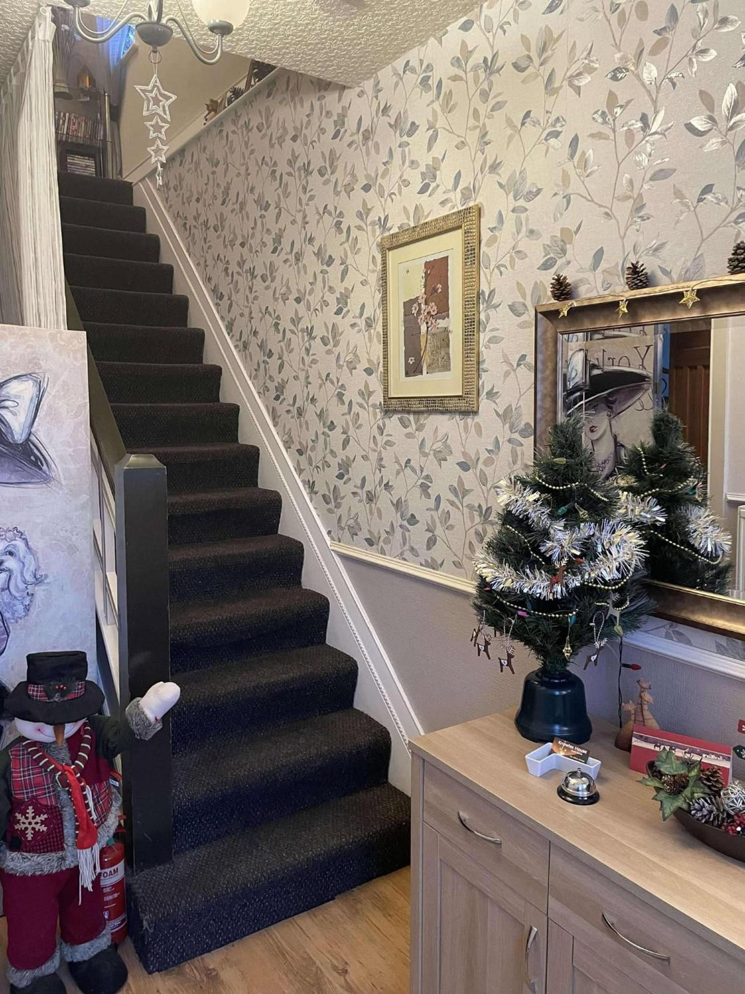 Esjays At Knowles House Bed & Breakfast Lytham St Annes