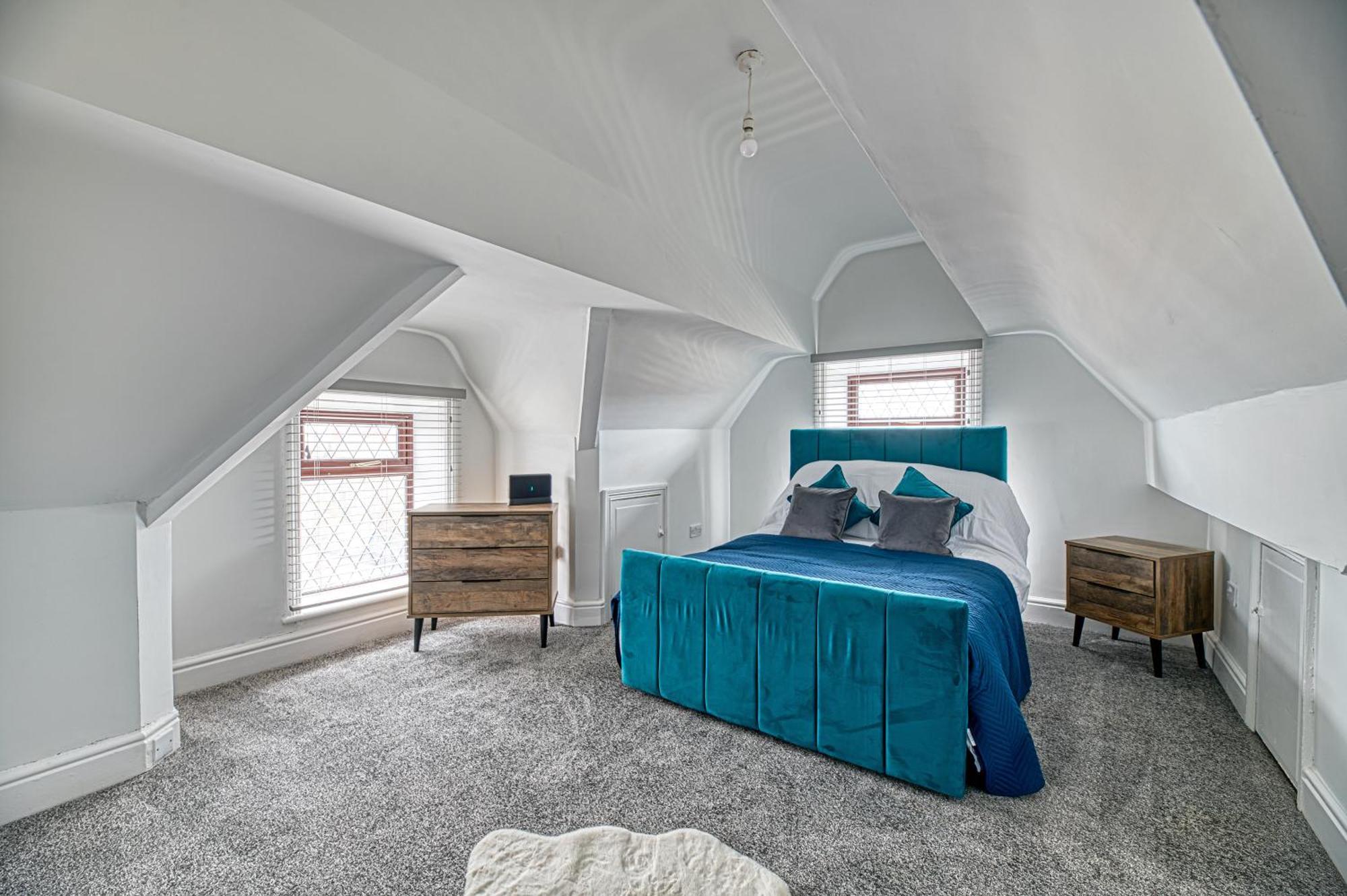 Glendale House By Guestz