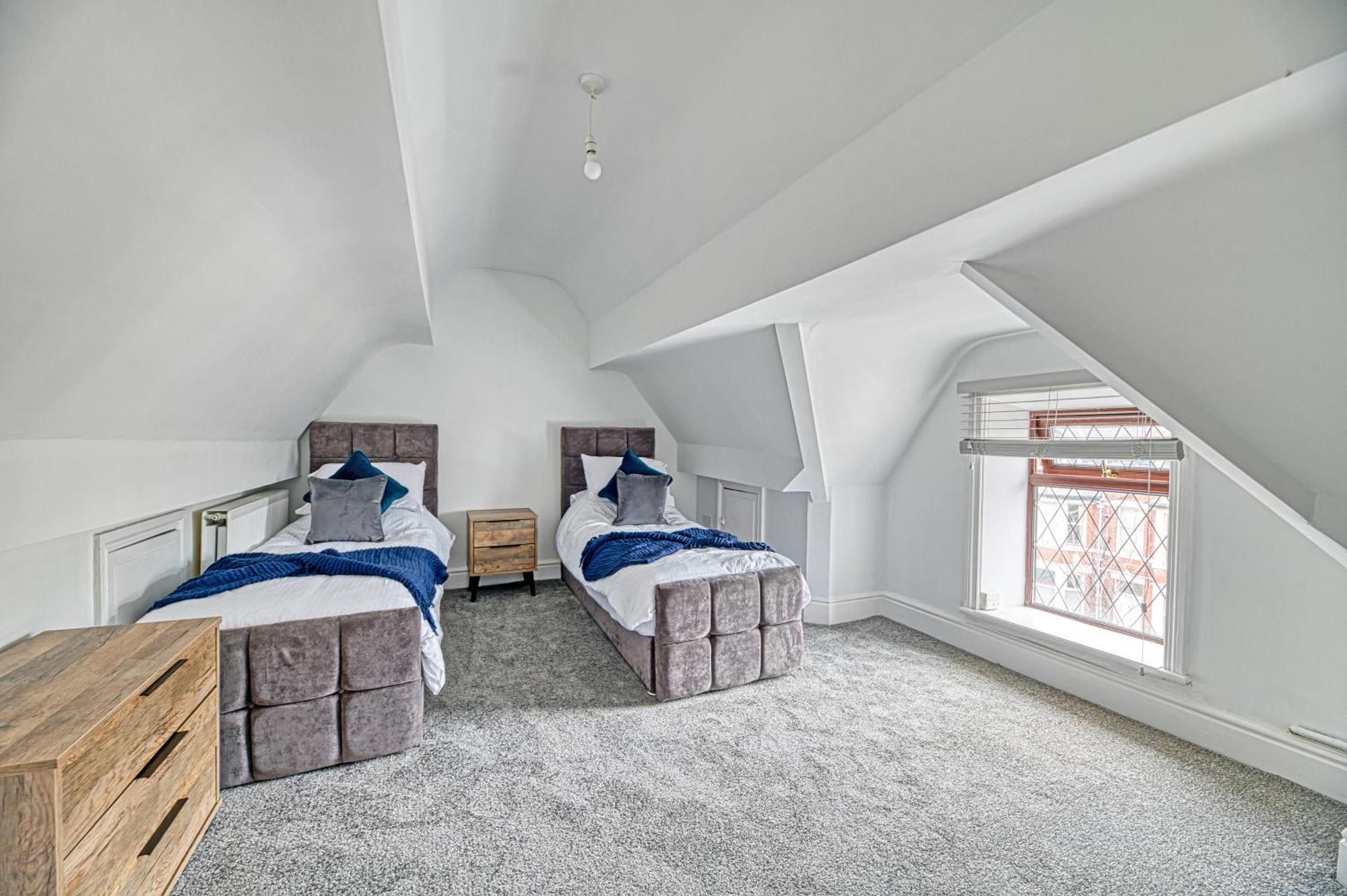 Glendale House By Guestz * Lytham St Annes