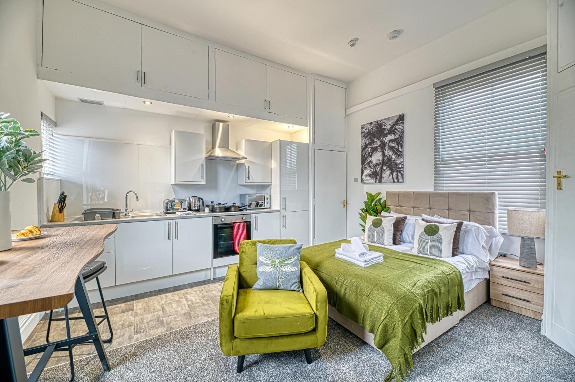 Apartment Glendale House By Guestz