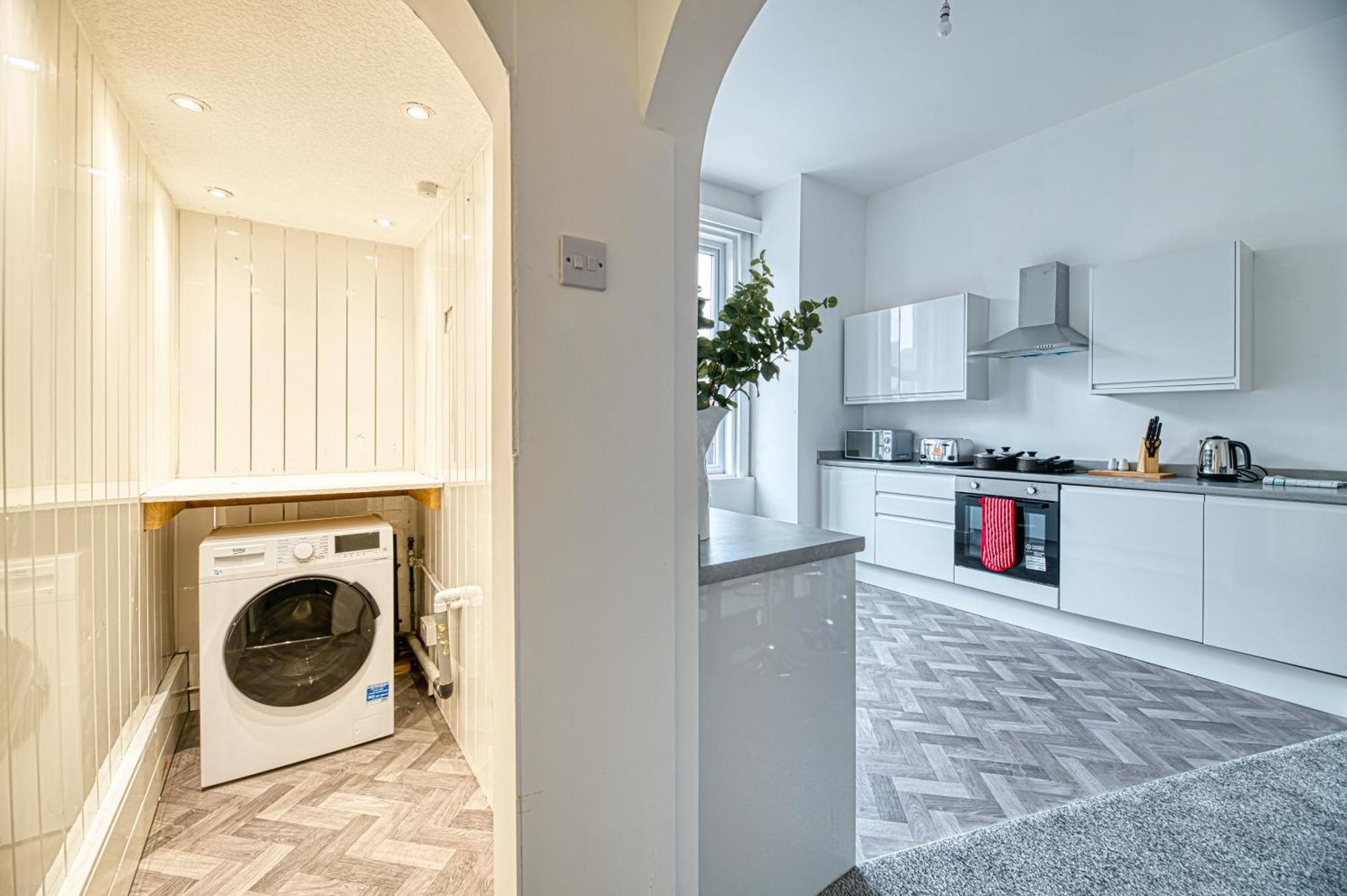 Glendale House By Guestz *