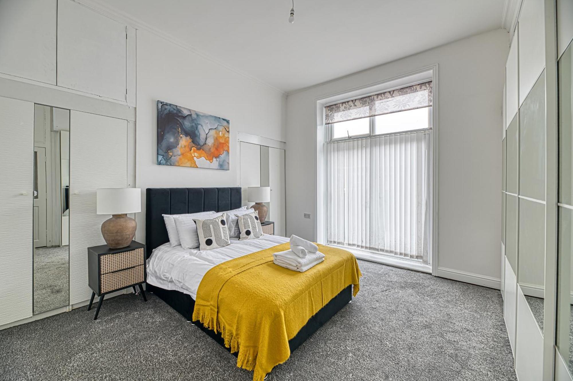 Apartment Glendale House By Guestz