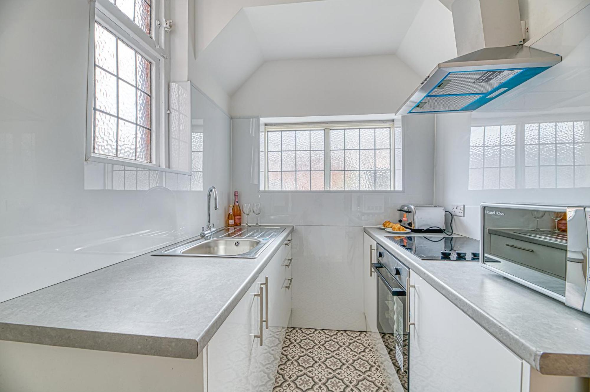 Apartment Glendale House By Guestz