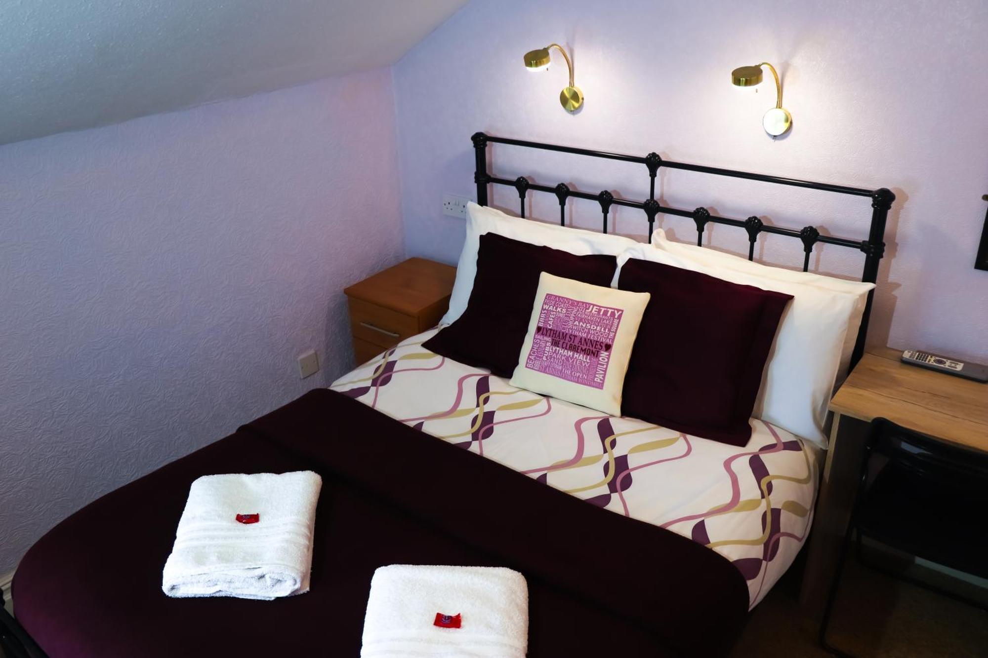 Guest house The Claremont