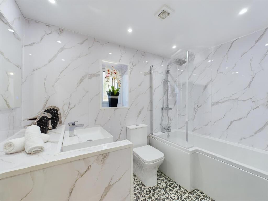 Tudor Hot Tub Family House Holiday home *