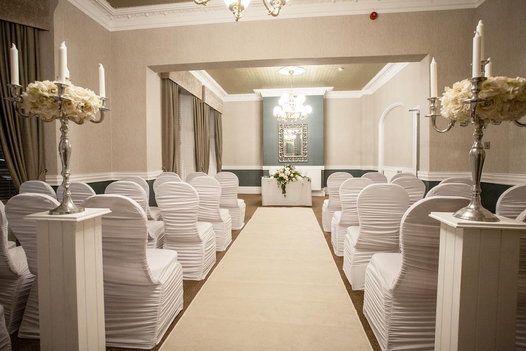 Glendower Bw Signature Collection
