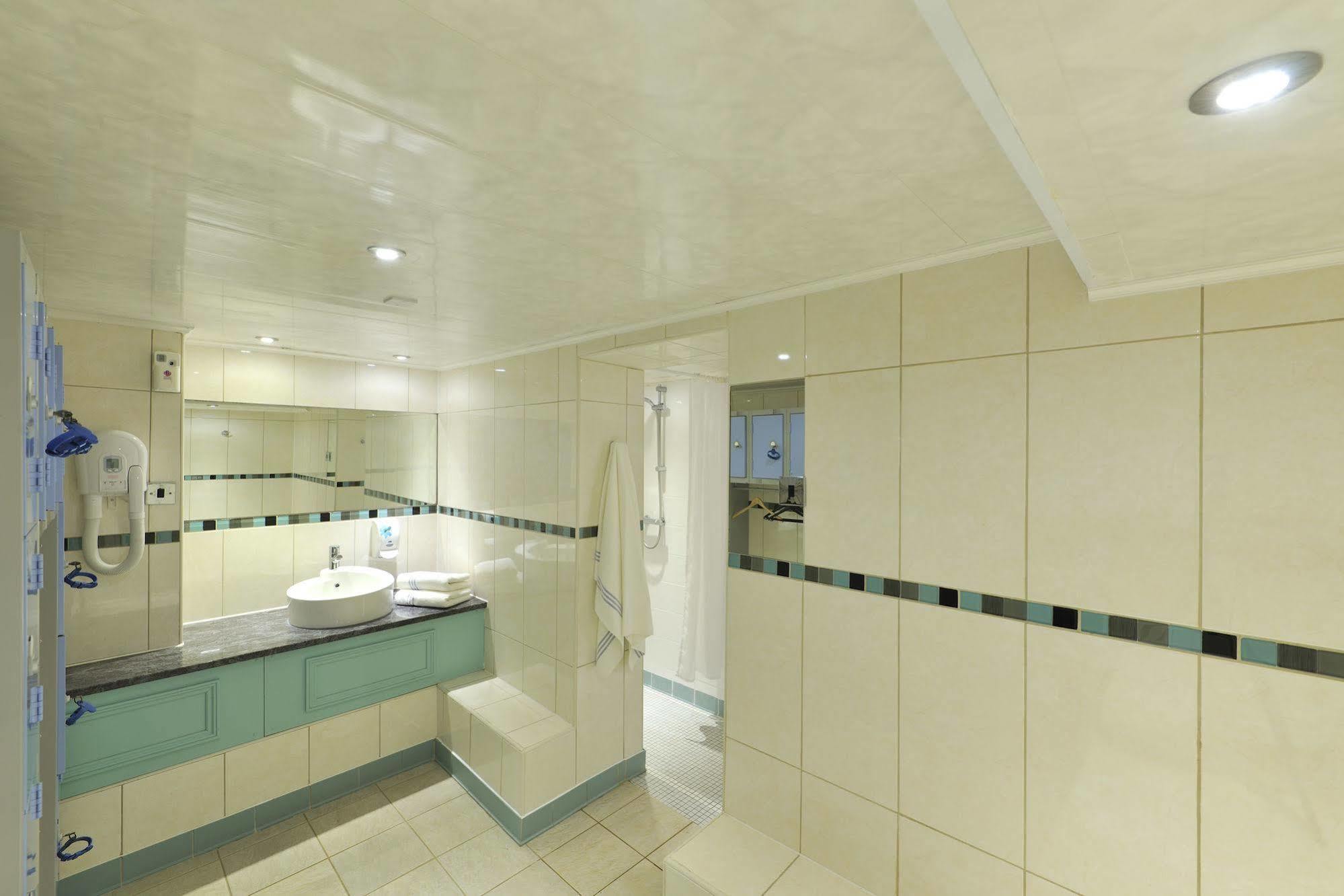 Clifton Park - Exclusive To Adults 3*
