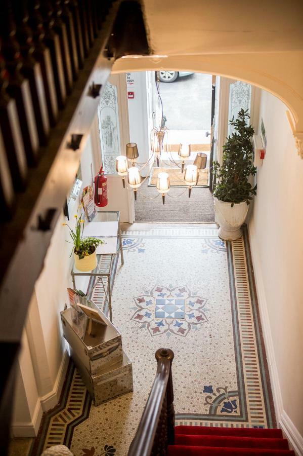 Howarth House Aparthotel 4*