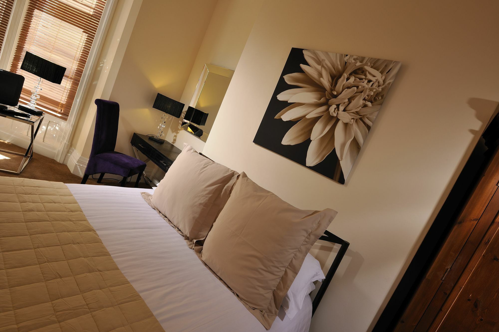 Howarth House Aparthotel