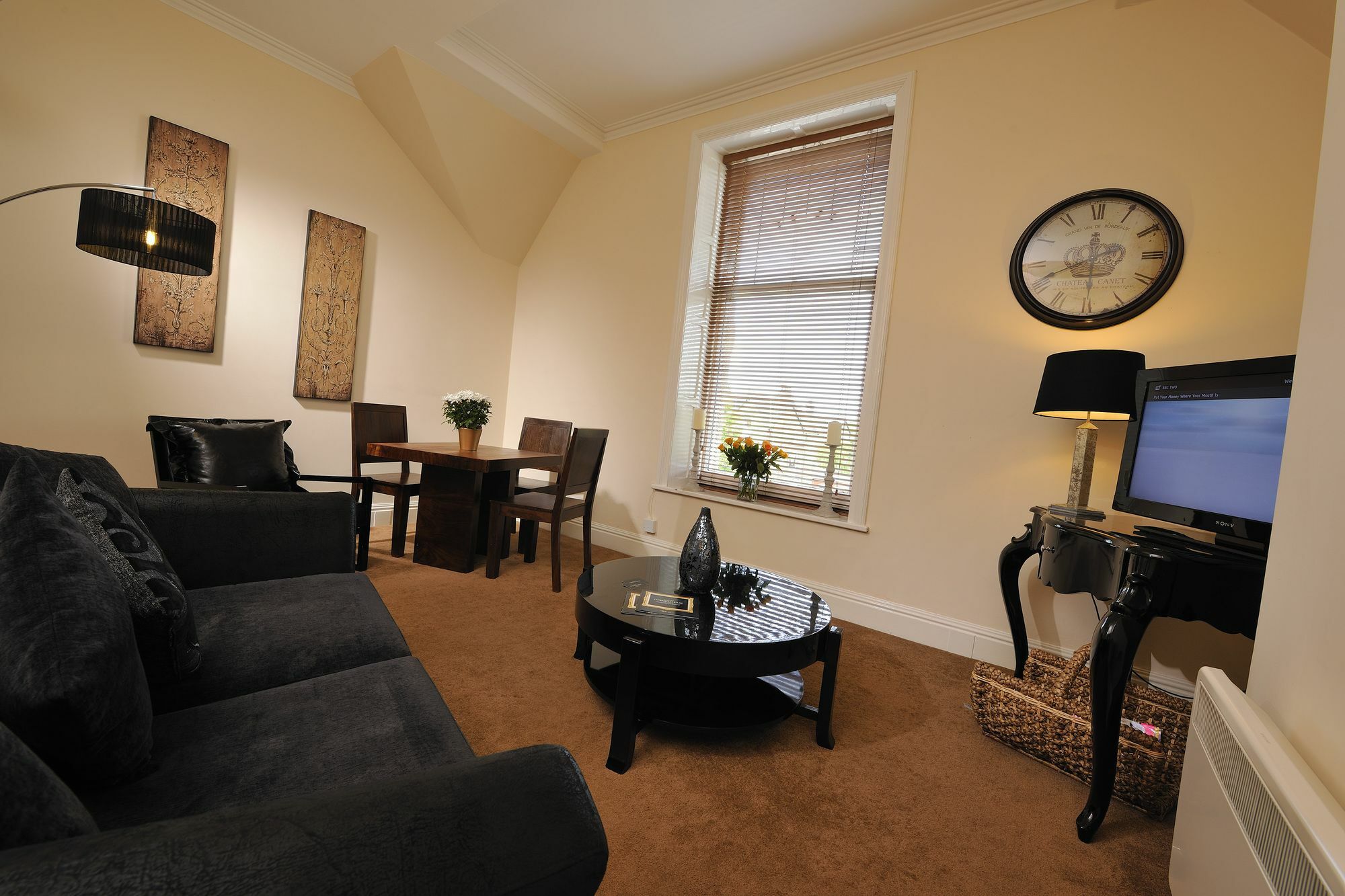 Howarth House Aparthotel 4*