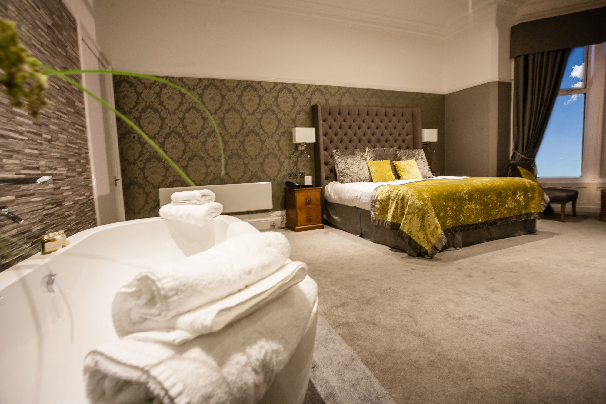 Glendower Hotel, Bw Signature Collection Hotel 3*